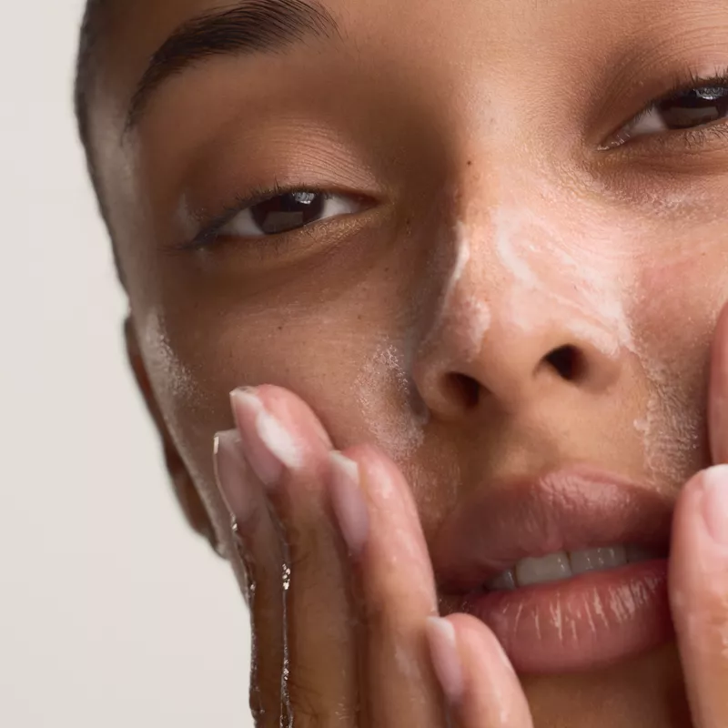Hydrating Cleanser, imagen 5